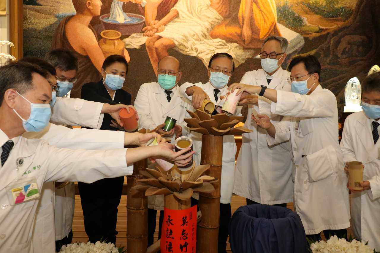 情繫佛國大愛膚殤 台中慈濟醫院為中尼洪災祈福